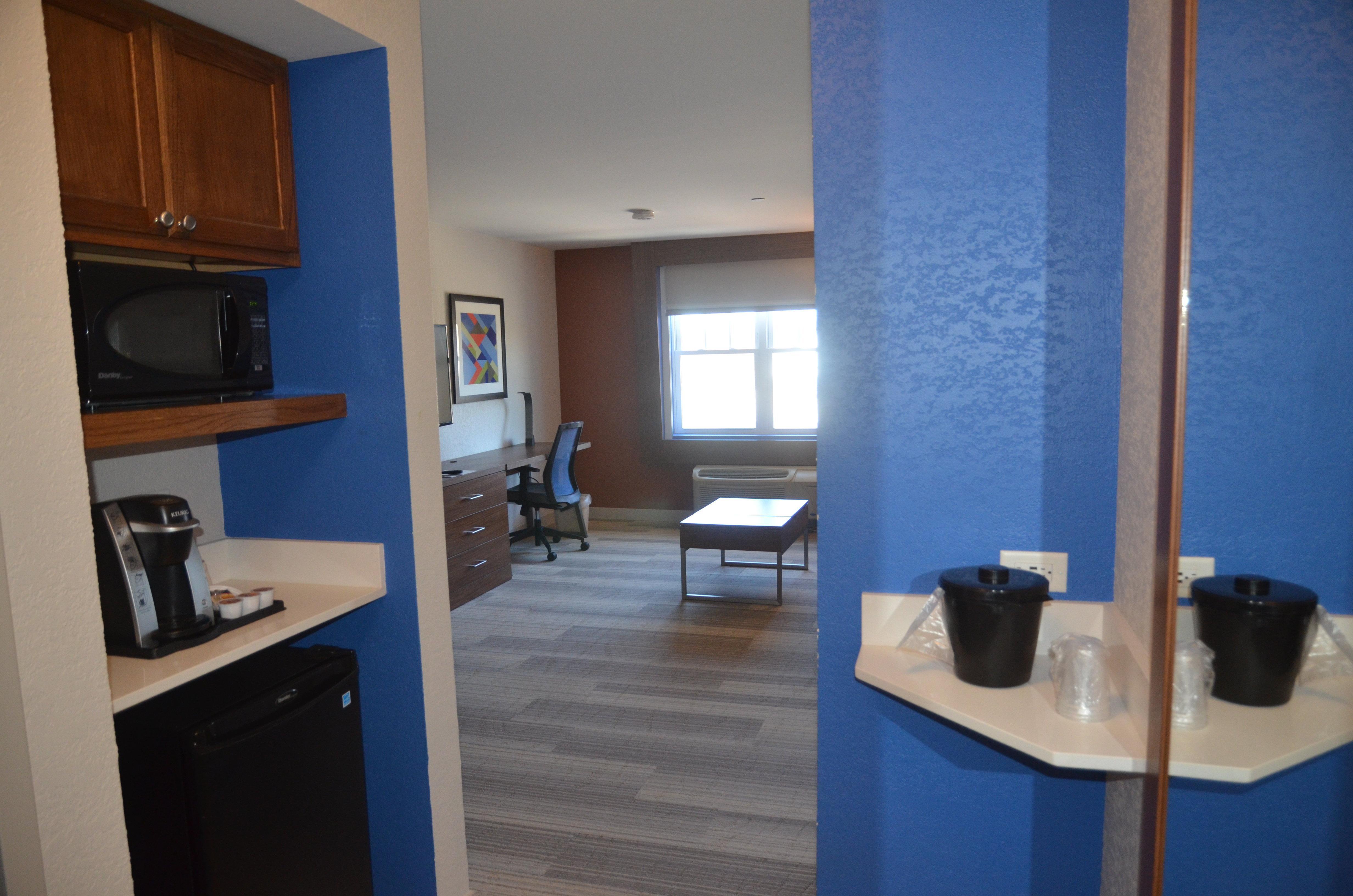 Holiday Inn Express Hotel & Suites Rochester By Ihg Exterior foto